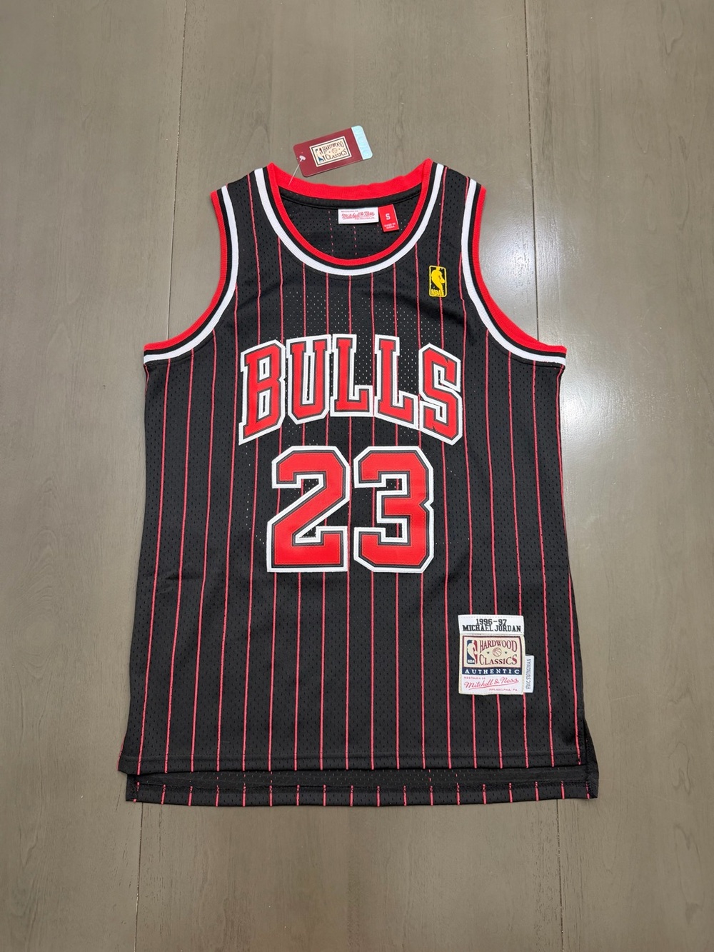 Bred Jordan jerseys - Picture 2 of 5